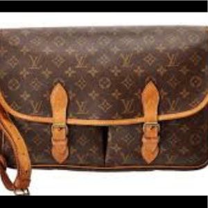 Vintage Louis Vuitton (for the collector) in poor condition.